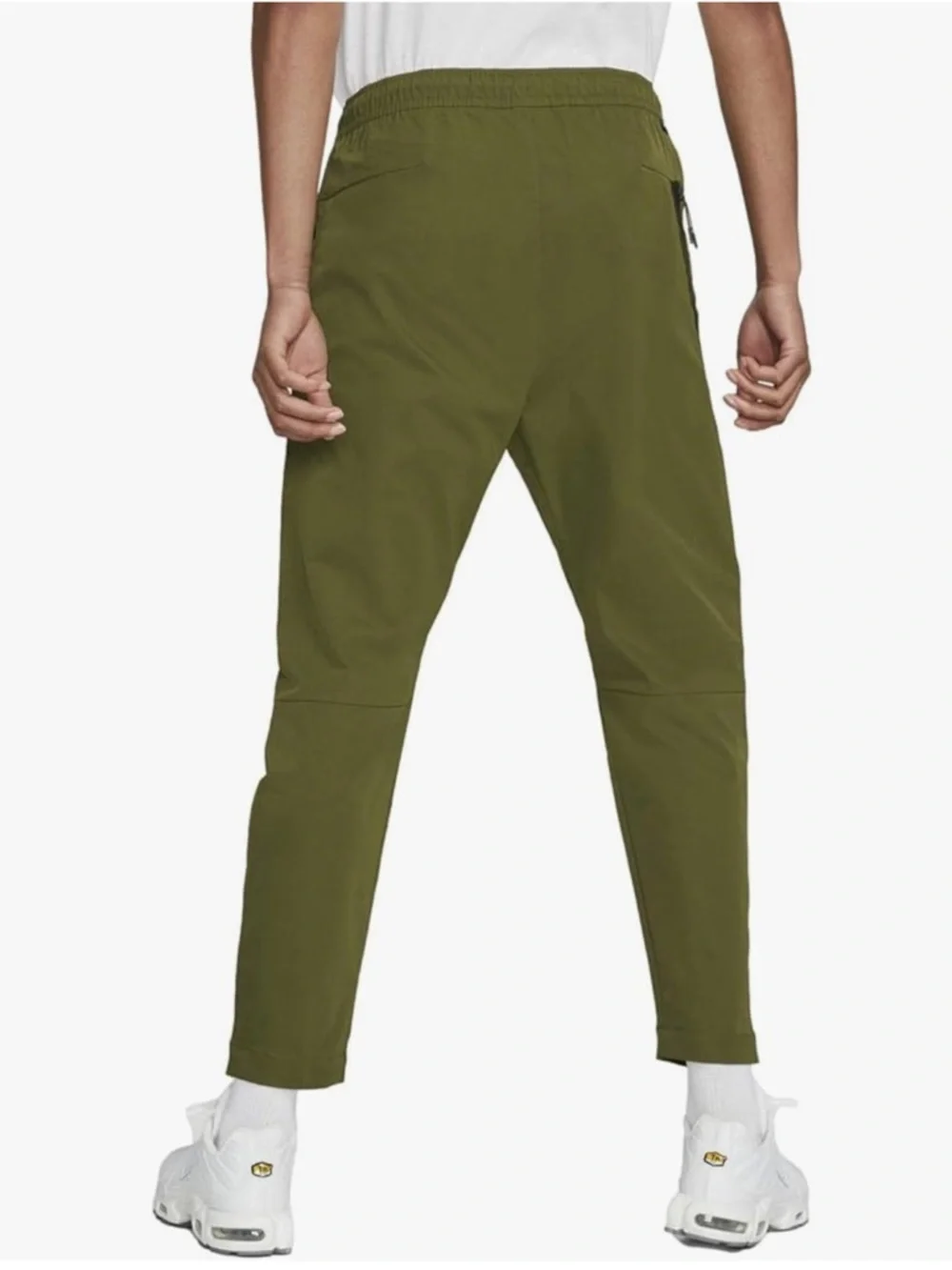 NIKE Sportswear Tech Essential Commuter Green Pants, Size Medium